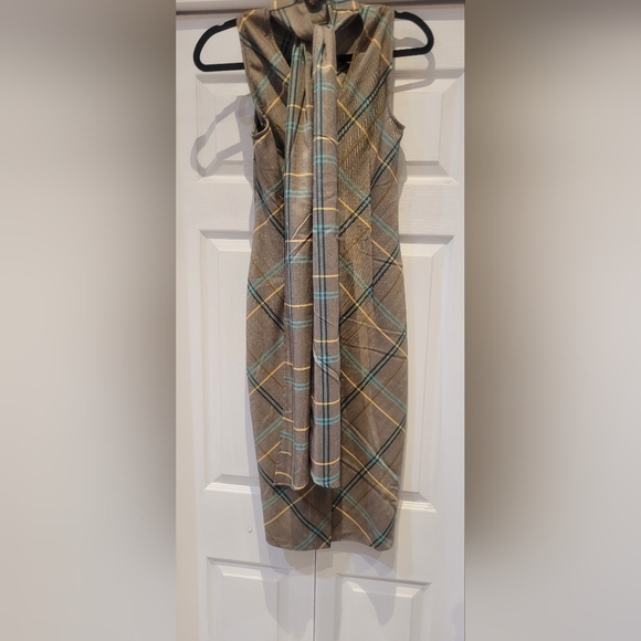 Dress - Picture 2 of 3